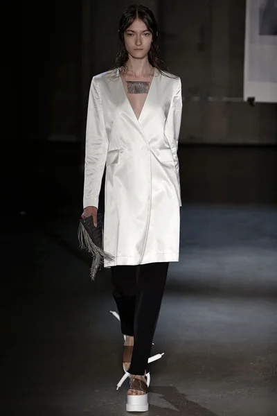 Look 24
